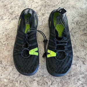 Like New Saguaro Water Shoes